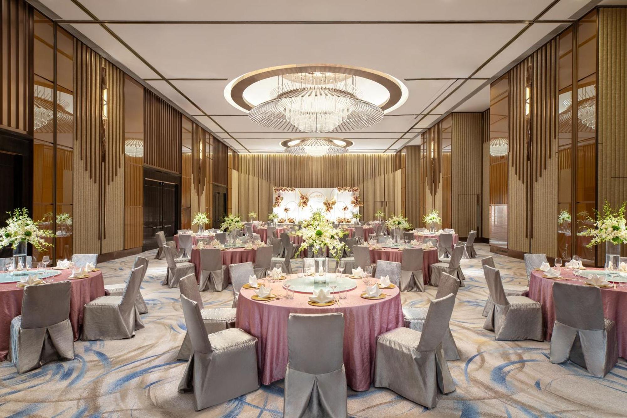 Courtyard By Marriott Hong Kong Sha Tin Hotel Bagian luar foto