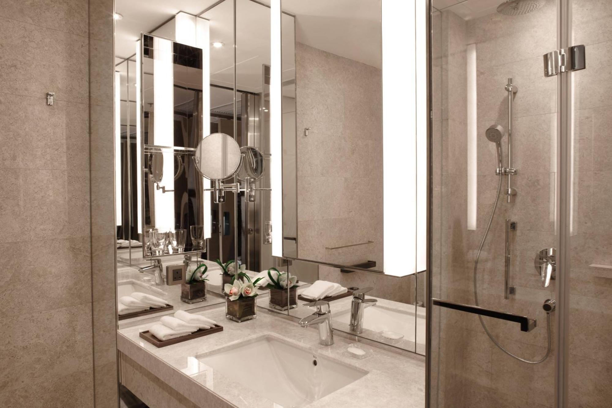 Courtyard By Marriott Hong Kong Sha Tin Hotel Bagian luar foto